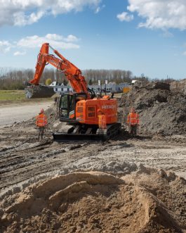 Hitachi ZX225US-7